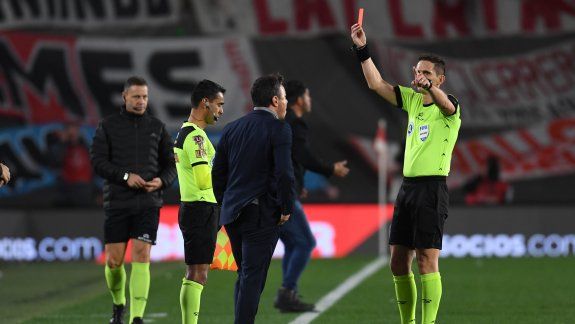 River sigue golpeado: perdió con Godoy Cruz y enloqueció Gallardo
