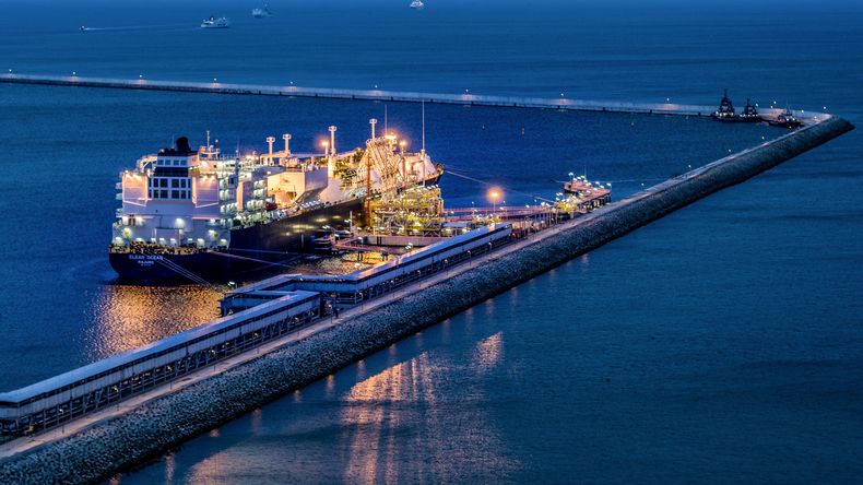 Horacio Marín, presidente y CEO de YPF, viajará a Europa para incorporar un socio clave en Argentina LNG 3.
