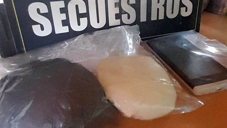 Ruta 22: evadieron un control policial y les encontraron cocaína en la camioneta