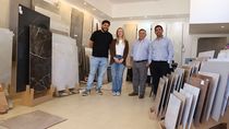 renuncio a su trabajo, fundo su propia empresa y hoy vende ceramicos en toda la region