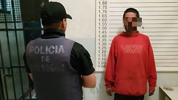 El delincuente atacó a mordiscos a dos jóvenes cuando intentó robarles una bici en el Paseo Ferroviario. 