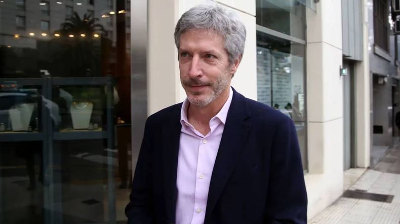 Santiago Bausili, presidente del BCRA, tuvo que cortar la suba del dólar con pasivos remunerados.