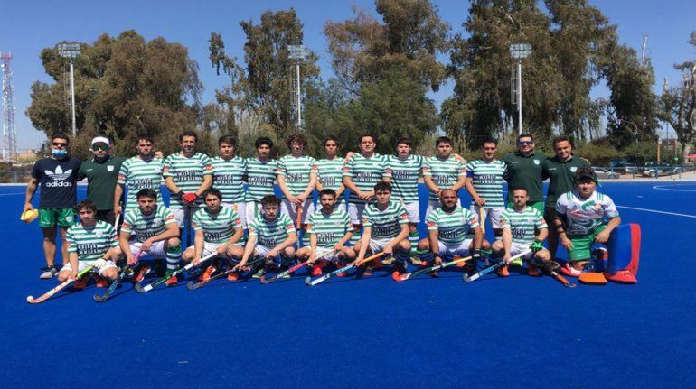 Plantel de Marabunta en el Nacional B de hóckey masculino 2021.