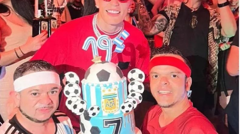 Quien es el jugador de la selección argentina que también contrató enanos en su cumpleaños