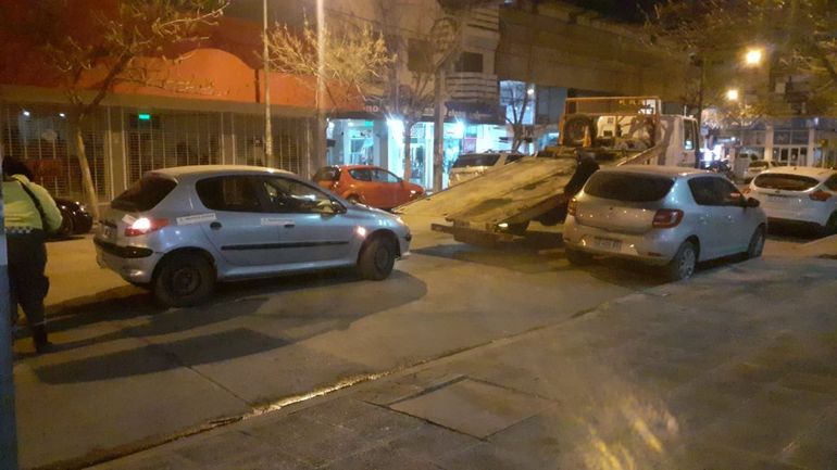 Un total de 19 vehículos fueron secuestrados en los operativos de Tránsito realizados por personal de la Municipalidad de Cipolletti y efectivos policiales en pleno centro de la ciudad. 