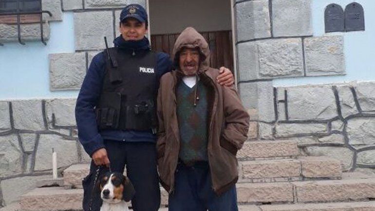 Le dieron el alta al abuelo que fue rescatado por una perra en Comallo