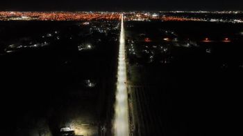 historica obra: al fin se hizo la luz para los vecinos en la calle san luis