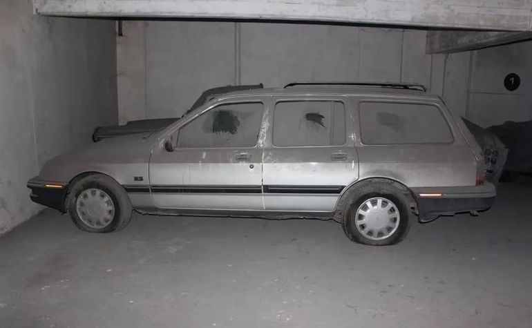 Una reliquia: encontraron el último Ford Sierra del país, lo limpiaron y así quedó