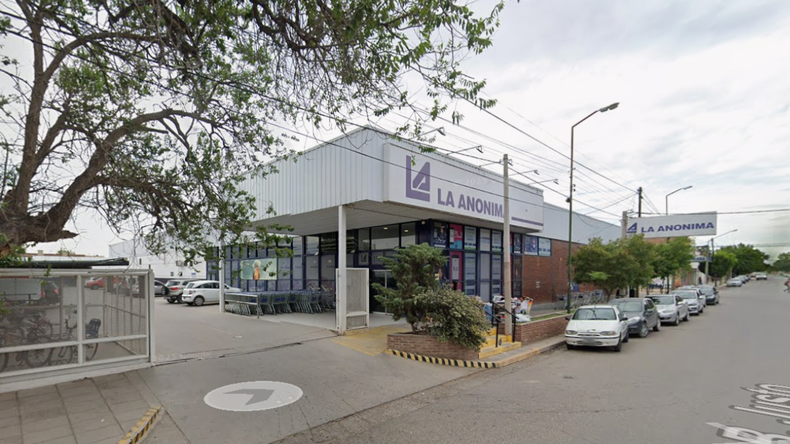 El hurto en Allen fue sobre el supermercado ubicado en Juan B. Justo y Don Bosco.