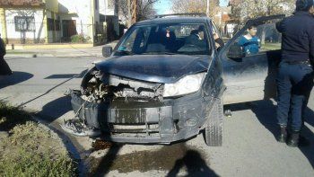 violento choque entre dos camionetas: un herido
