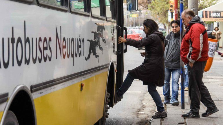 Neuquén: amenazó con un arma al chofer porque no lo quiso llevar gratis