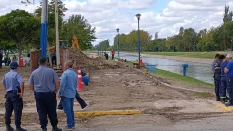 El incidente en General Roca se cobró la vida de uno de los operarios. Foto: Gentileza (Tania Domenicucci-ANR).