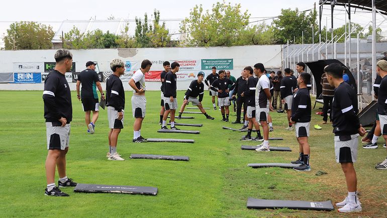Cipo entrenó en La Visera por primera vez en el año y con público: las fotos de la práctica