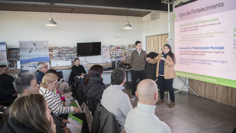 La provincia avanza en un plan de fortalecimiento para modernizar los municipios.