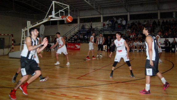 Cipo juega a las 22 como local.