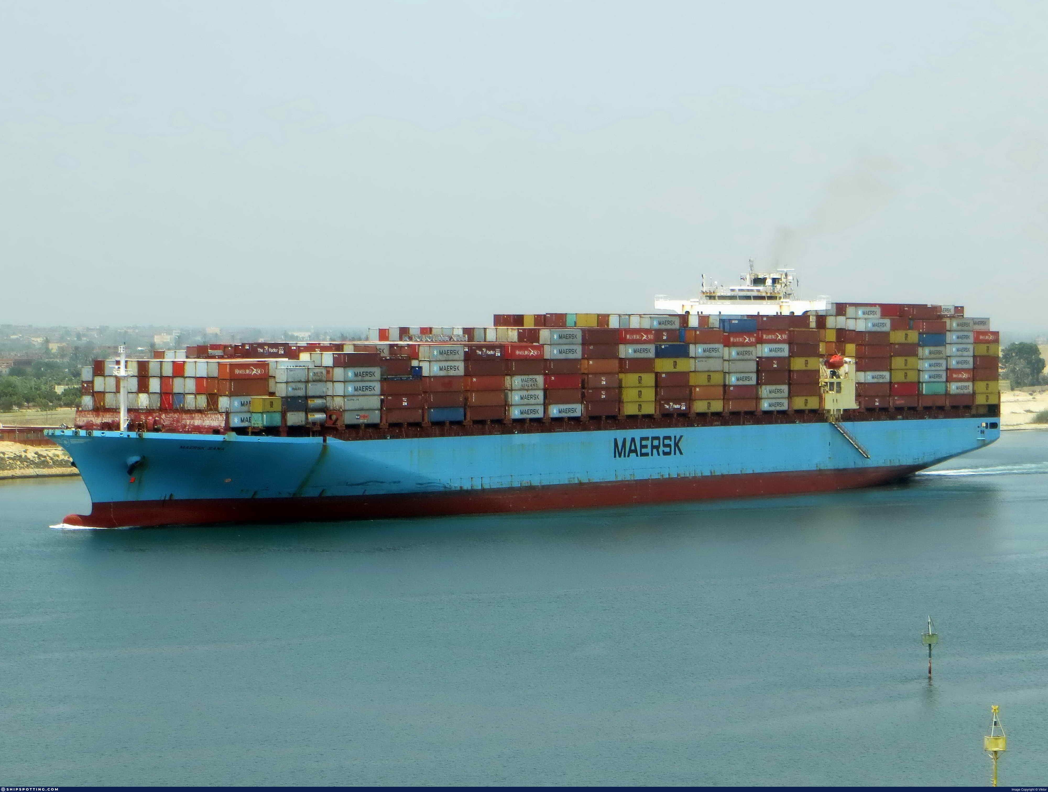 El Maersk Sana, de bandera singapurense y con capacidad para transportar hasta 8.450 TEU (unidades equivalentes a contenedores de 20 pies).