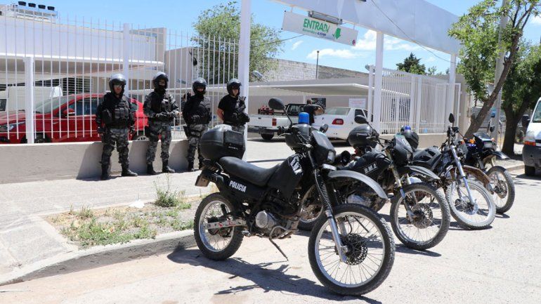 La Policía activó un plan antisaqueos en supermercados