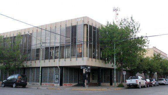 Arruinó la casa de su vecina y la Justicia ordenó que la arregle