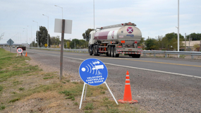 El radar ubicado en Darwin, se encuentra funcionando y multando a quienes exceden el límite de velocidad. | LMCipolletti.com El radar ubicado en Darwin, se encuentra funcionando y multando a quienes exceden el límite de velocidad.
