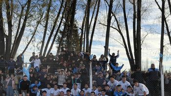 San Isidro goleó en casa y se desató una fiesta en Cipolletti. San Isidro goleó en casa y se desató una fiesta en Cipolletti.
