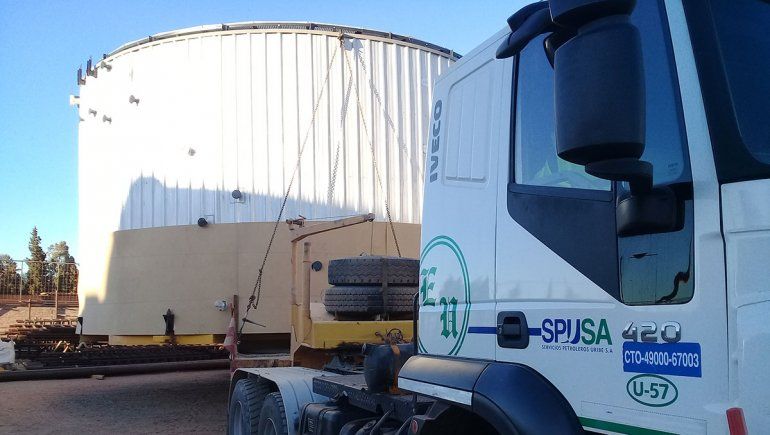 Piden precaución por el traslado de un tanque de petróleo