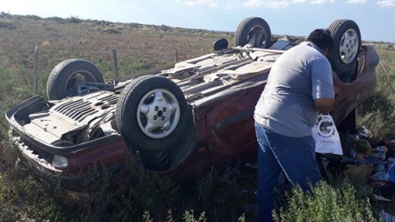 De no creer: otro auto volcó en la Ruta 151 camino a Catriel