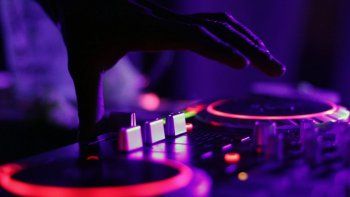 desarticularon una fiesta clandestina con mas de 130 personas desarticularon una fiesta clandestina con mas de 130 personas