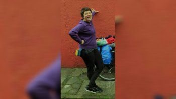 buscan en salta a agustina, una joven neuquina que viaja en bici