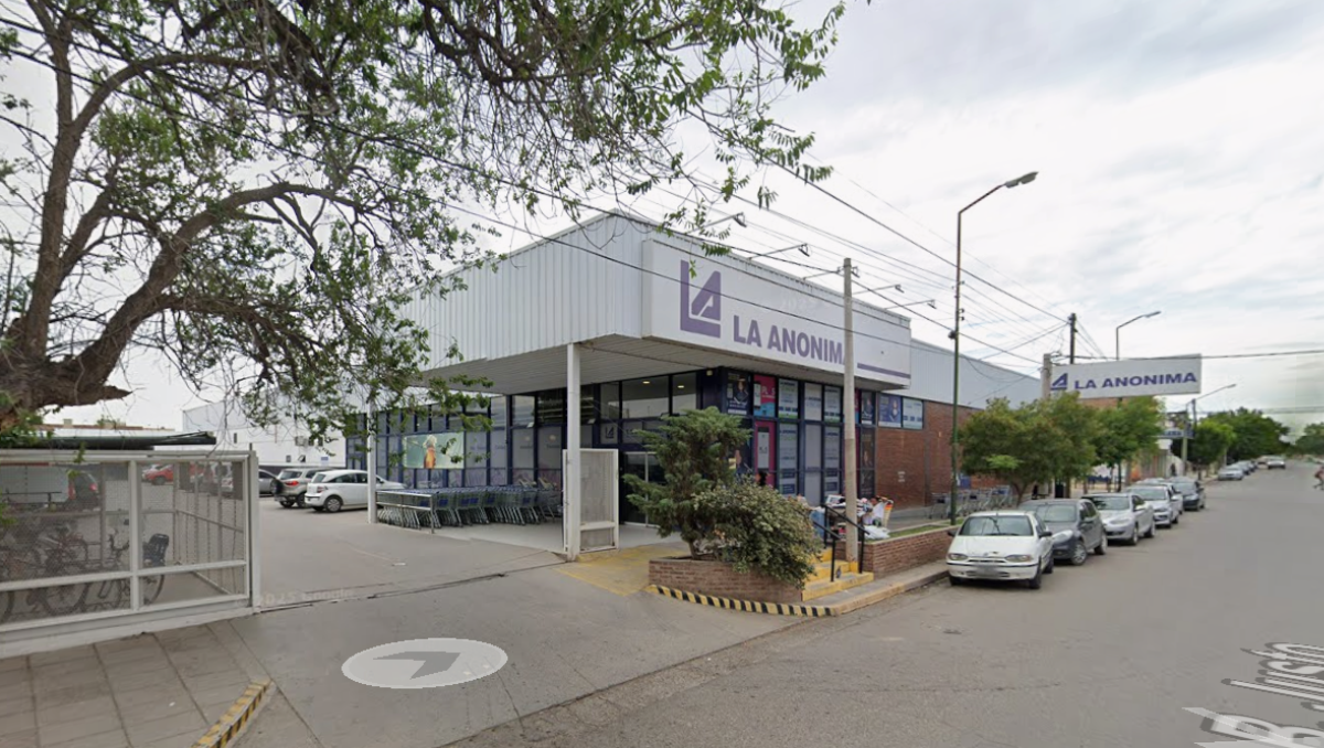 El hurto en Allen fue sobre el supermercado ubicado en Juan B. Justo y Don Bosco.