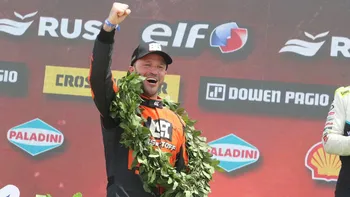 Agustín Canapino se consagró campeón en La Plata. Agustín Canapino se consagró campeón en La Plata.