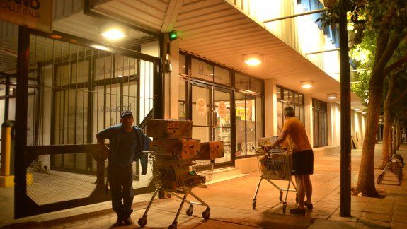 Empleados de supermercados amenazan con hacer paro