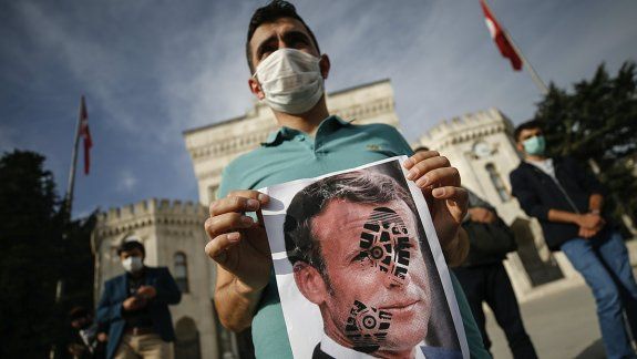 El presidente turco pidió boicotear los artículos franceses
