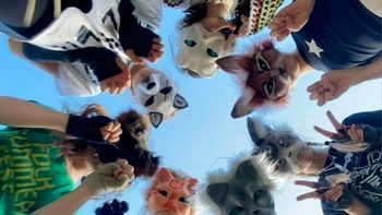 Los therians llegaron al Alto Valle y ya generan polémica entre los vecinos.