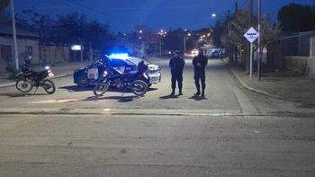choque tragico en centenario: murio un motociclista