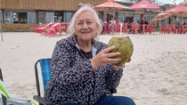Ana llegó en Motorhome a Brasil y disfruta de los tragos y los encantos naturales.
