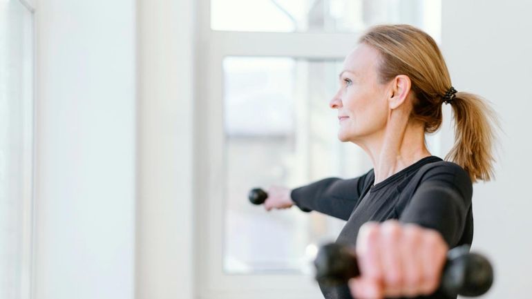 ¿Tenés más de 50?: mirá los 5 ejercicios básicos que podés hacer para evitar achaques