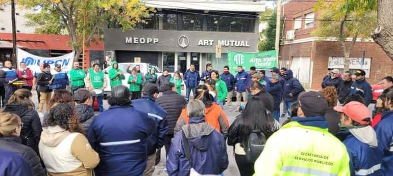 Los trabajadores municipales vienen de efectuar protestas callejeras la semana pasada. Ahora, harán retenciones de servicios por 72 horas.