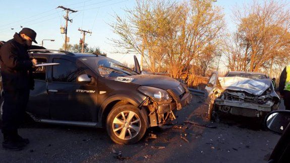 Los accidentes de ayer dejaron autos con múltiples daños.