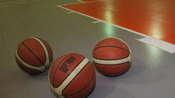 El fuero Civil de Roca dictó sentencia y responsabilizó de manera solidaria a un club deportivo y a su ex entrenador por los abusos cometidos contra una jugadora menor de edad. | LMCipolletti.com El fuero Civil de Roca dictó sentencia y responsabilizó de manera solidaria a un club deportivo y a su ex entrenador por los abusos cometidos contra una jugadora menor de edad.