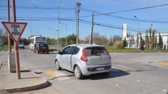Además de las mejoras en cartelería y lomos de burro, Seguridad Vial está empeñada en cambiar y hacer de más fácil acceso las rampas para discapacitados.