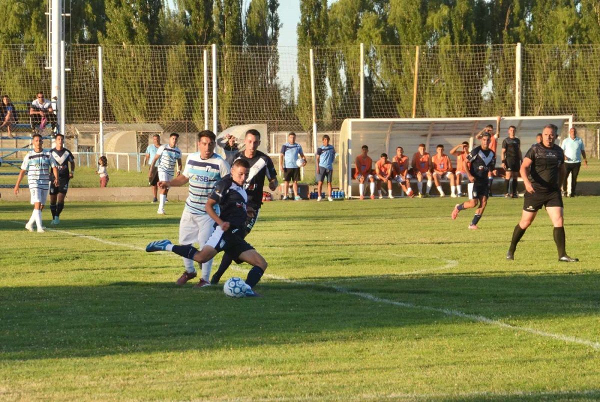 Don Bosco de Zapala y La Amistad juegan la revancha en el Regional Amateur.