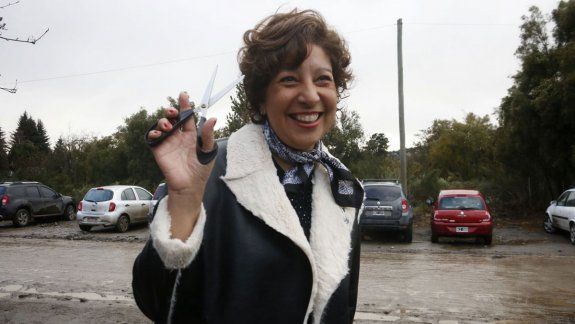 Juntos hace campaña con la tijera en la mano