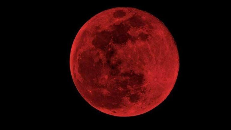 Luna de sangre, el eclipse que seduce a todos