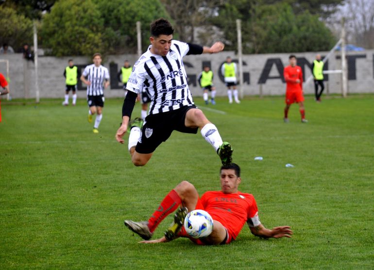 Así quedó la tabla del Federal con la victoria de Cipolletti