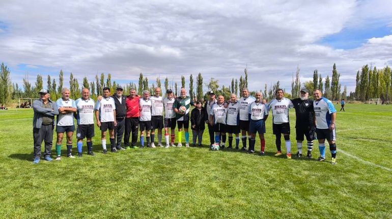 El equipo de Deportivo Industrial que la rompió con su gesto en el Don Pedro y dentro de la cancha.