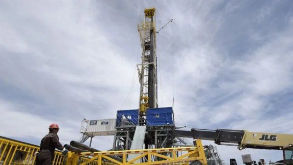 Vaca Muerta: intentan contener una pérdida de petróleo