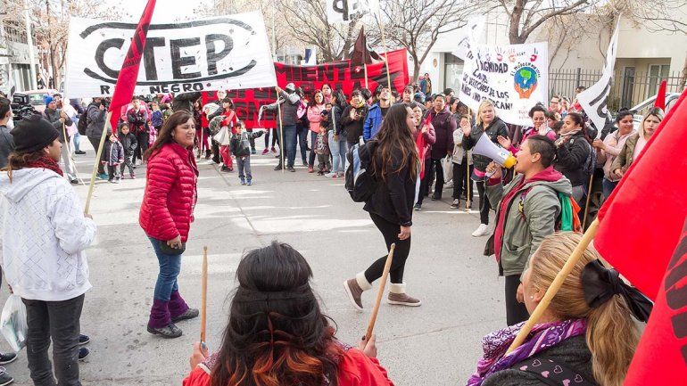 Organizaciones sociales marcharon por la difícil situación que se vive en los barrios