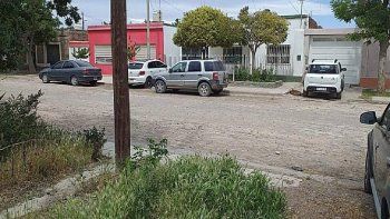 vecinos indignados: pagaron el asfalto y no existe